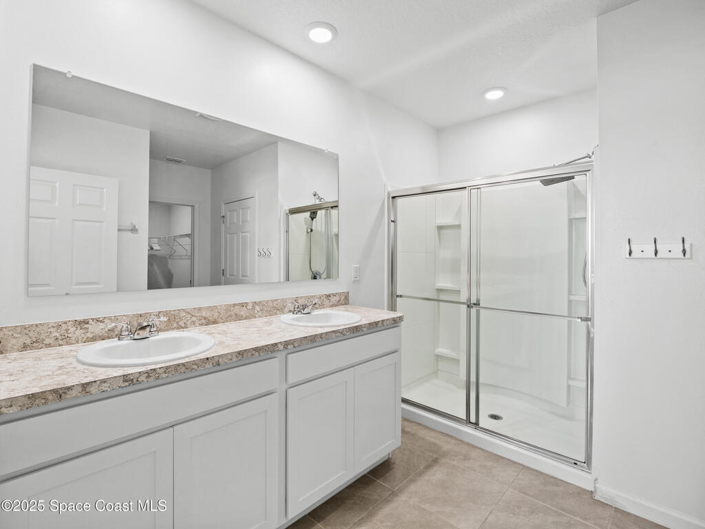 5678 Waterfall Place, Grant, FL 32949