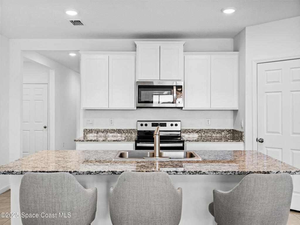 5678 Waterfall Place, Grant, FL 32949