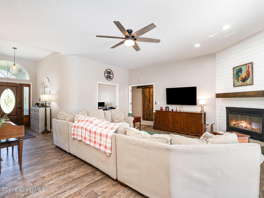 3905 Turkey Point Drive, Melbourne, FL 32934