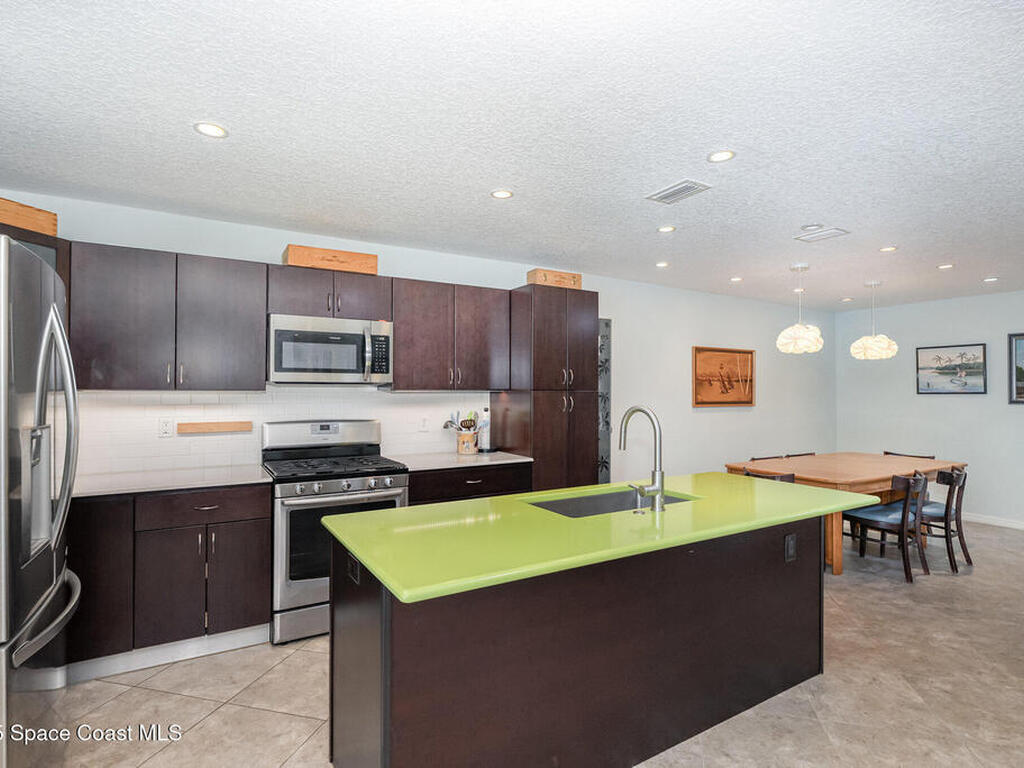 6203 Ridgewood Avenue, Cocoa Beach, FL 32931