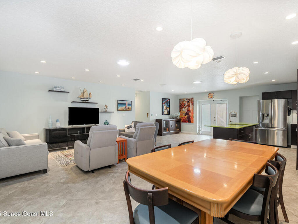 6203 Ridgewood Avenue, Cocoa Beach, FL 32931