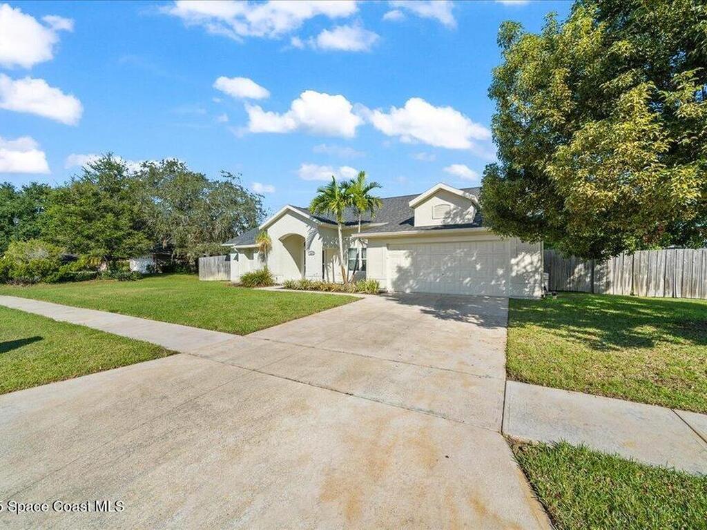 910 Brookshire Circle, Malabar, FL 32950
