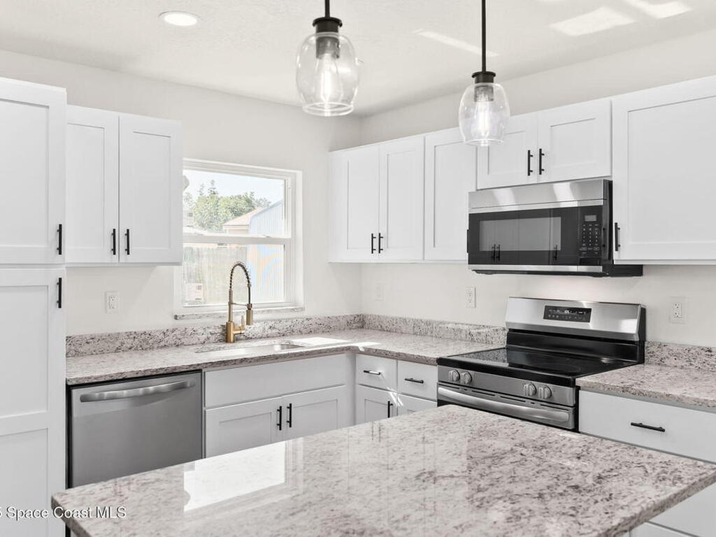 1809 Jackson Avenue, Melbourne, FL 32935