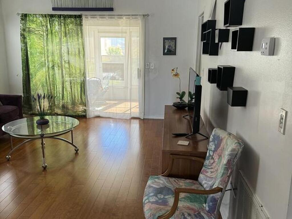 870 Cross Lake Drive, Melbourne, FL 32901