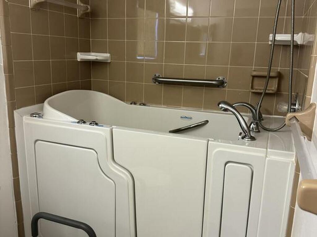 870 Cross Lake Drive, Melbourne, FL 32901