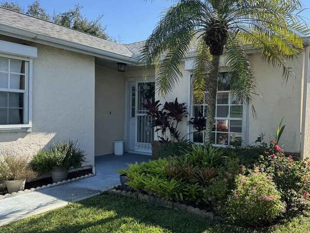 870 Cross Lake Drive, Melbourne, FL 32901