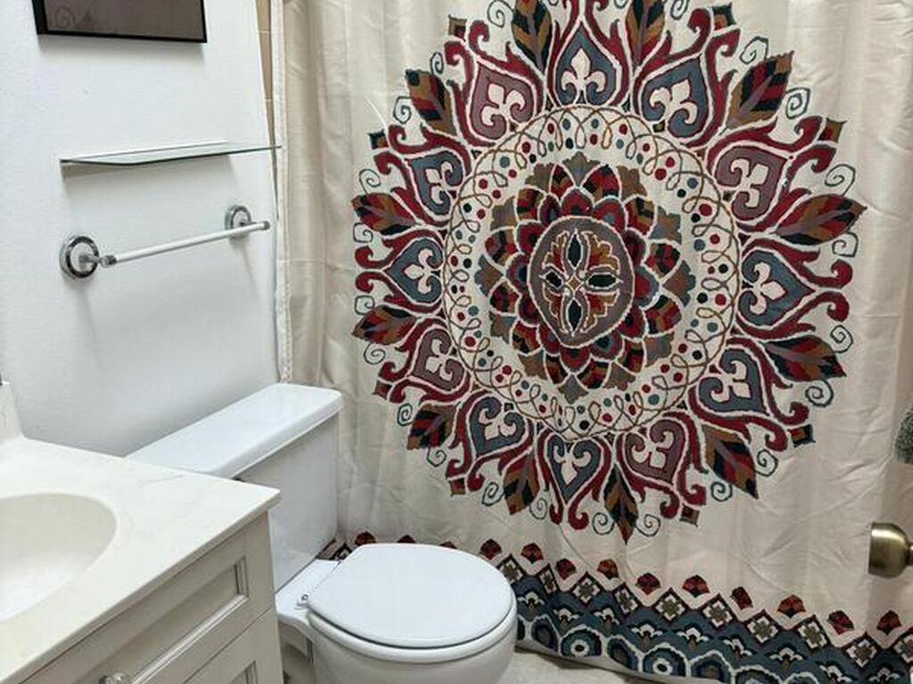 870 Cross Lake Drive, Melbourne, FL 32901