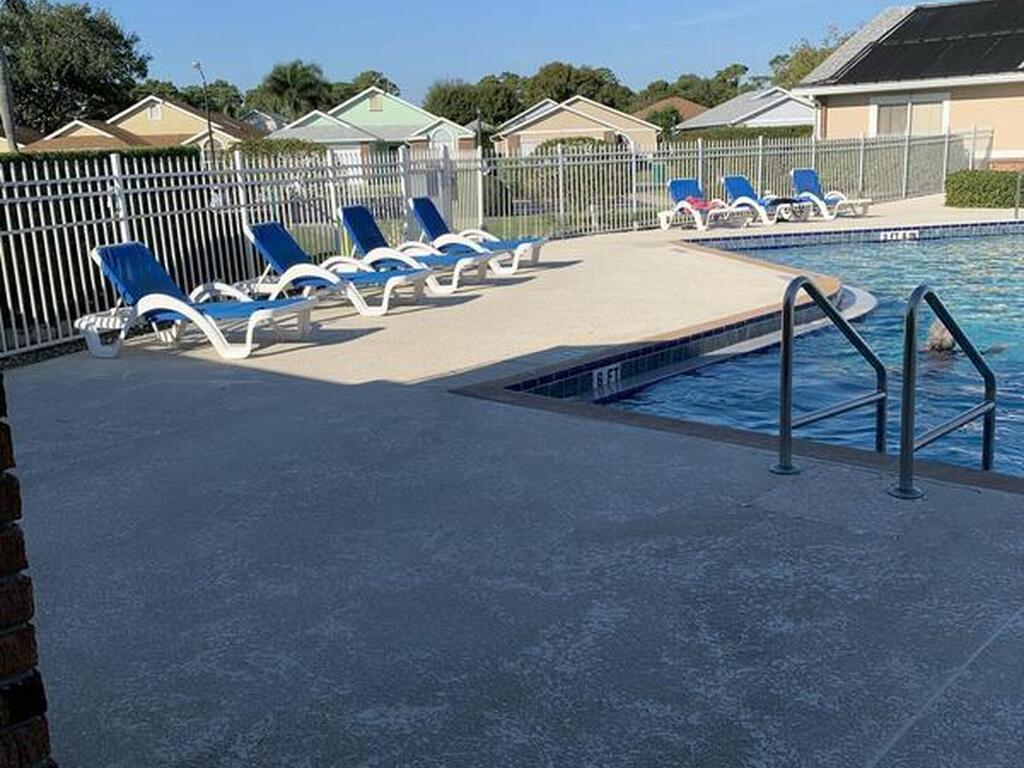 870 Cross Lake Drive, Melbourne, FL 32901