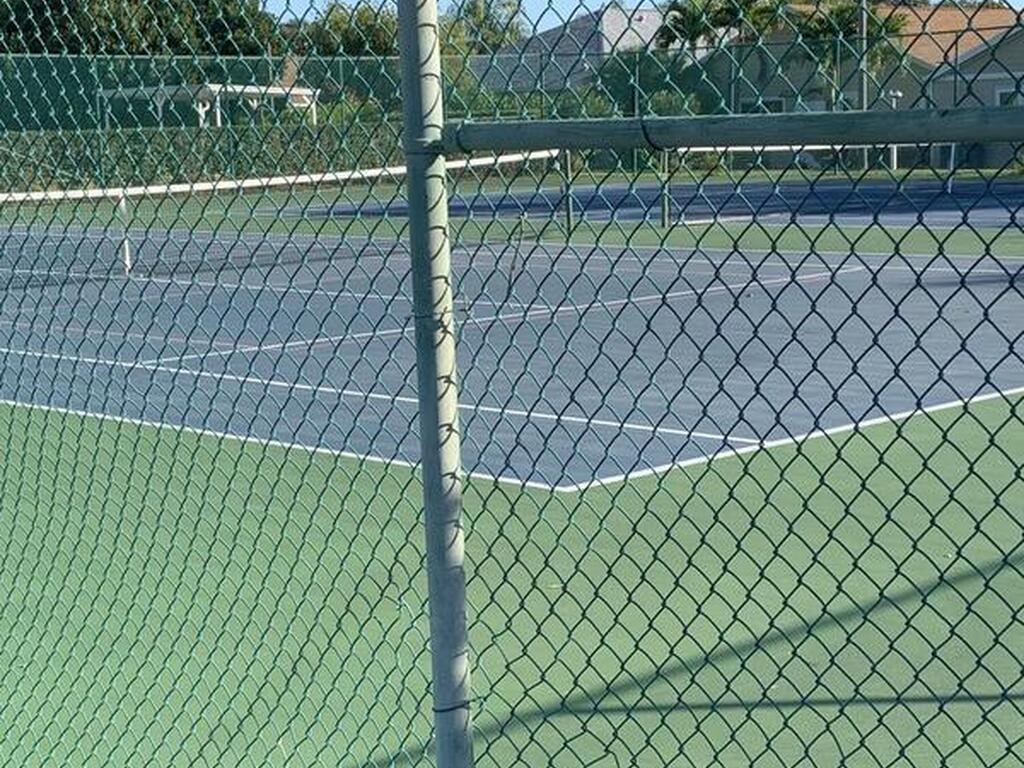 870 Cross Lake Drive, Melbourne, FL 32901