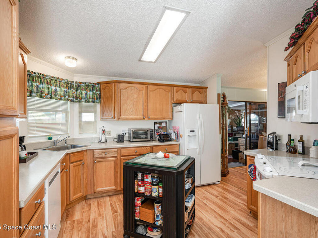 909 Dogwood Drive, Barefoot Bay, FL 32976