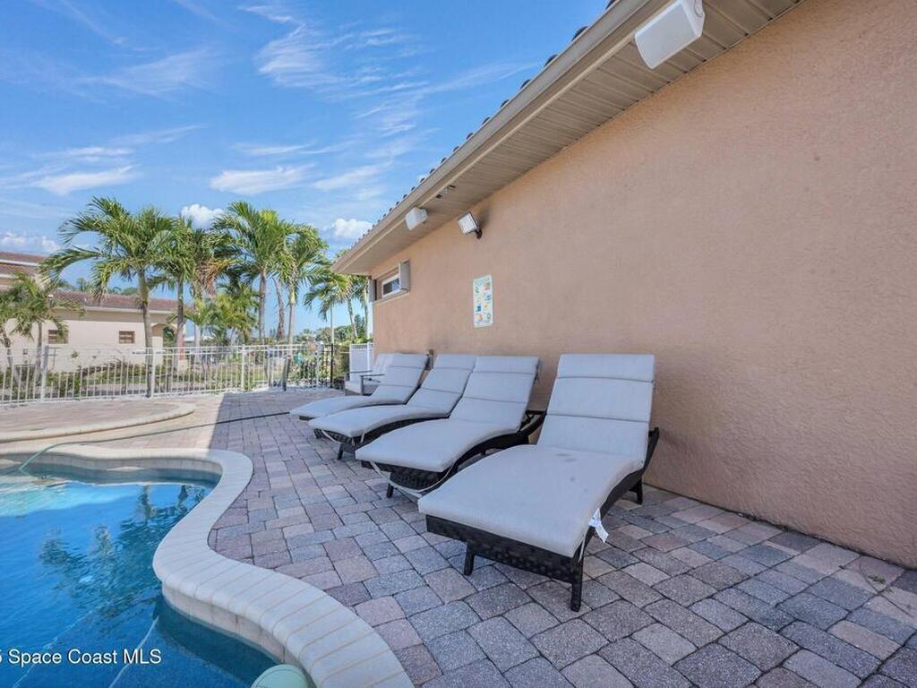 7 Cove View Court, Cocoa Beach, FL 32931