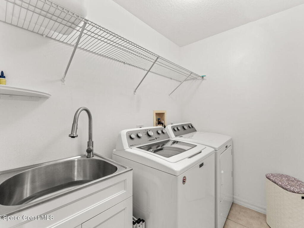 590 Wedge Court, Palm Bay, FL 32909