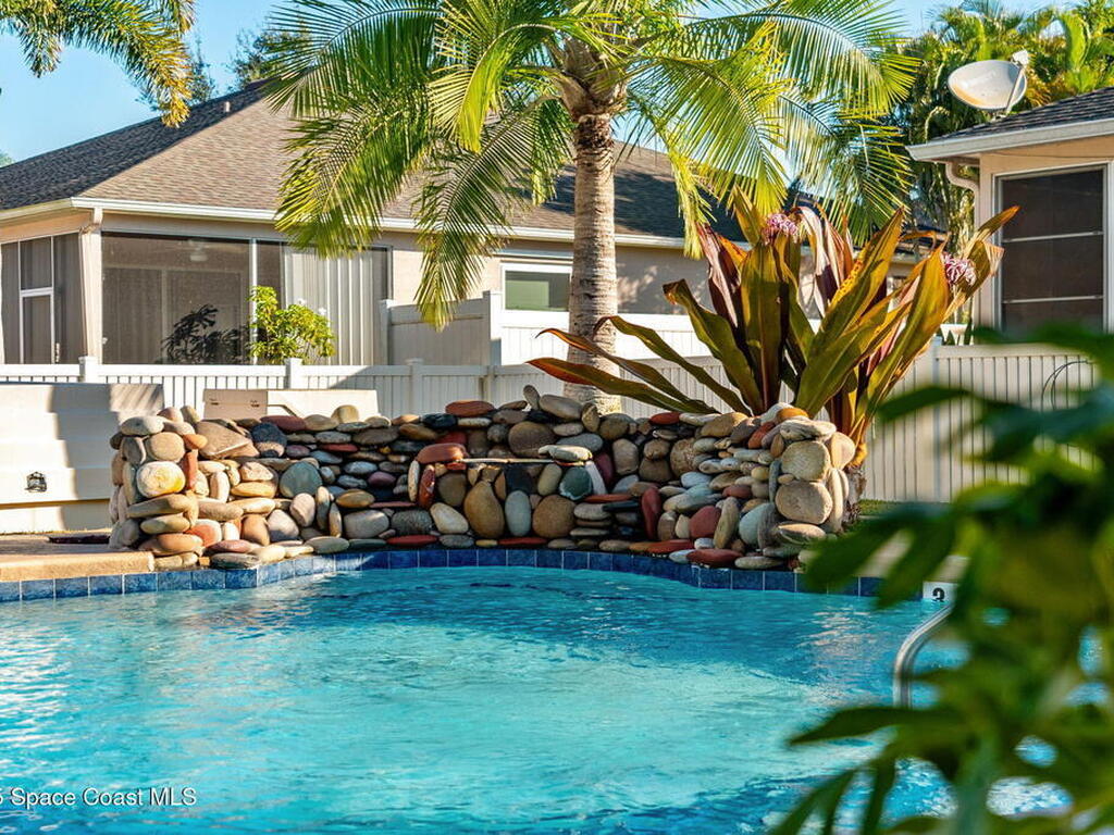 590 Wedge Court, Palm Bay, FL 32909