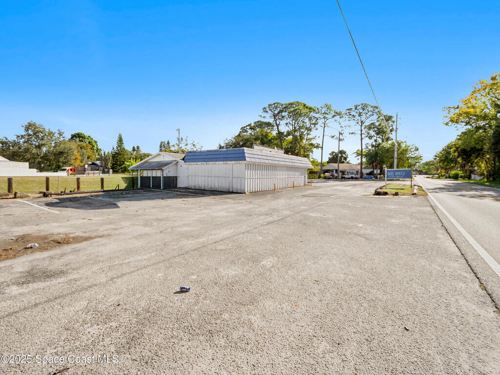 1310 S Tropical Trail, Merritt Island, FL 32952