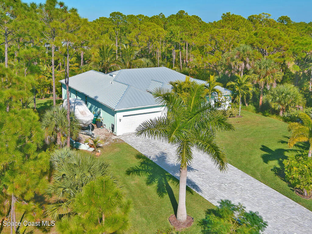 4060 Edisto Drive, Grant, FL 32949