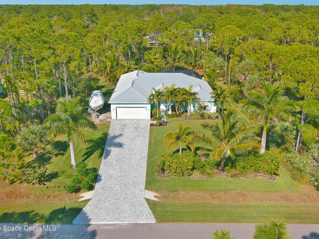4060 Edisto Drive, Grant, FL 32949