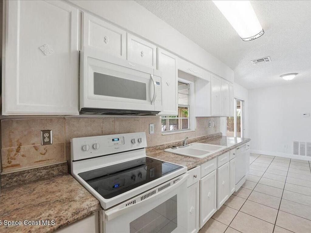 7245 Grissom Parkway, Cocoa, FL 32927