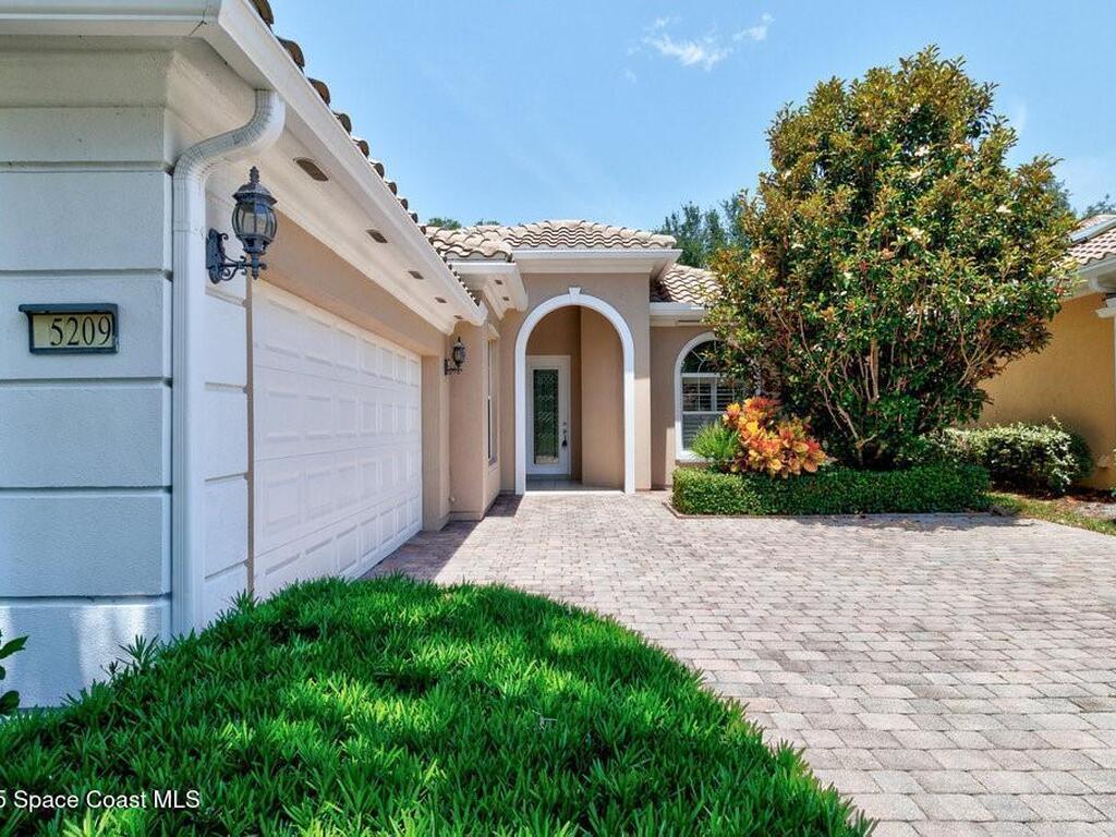 5209 Eleuthra Circle, Vero Beach, FL 32967