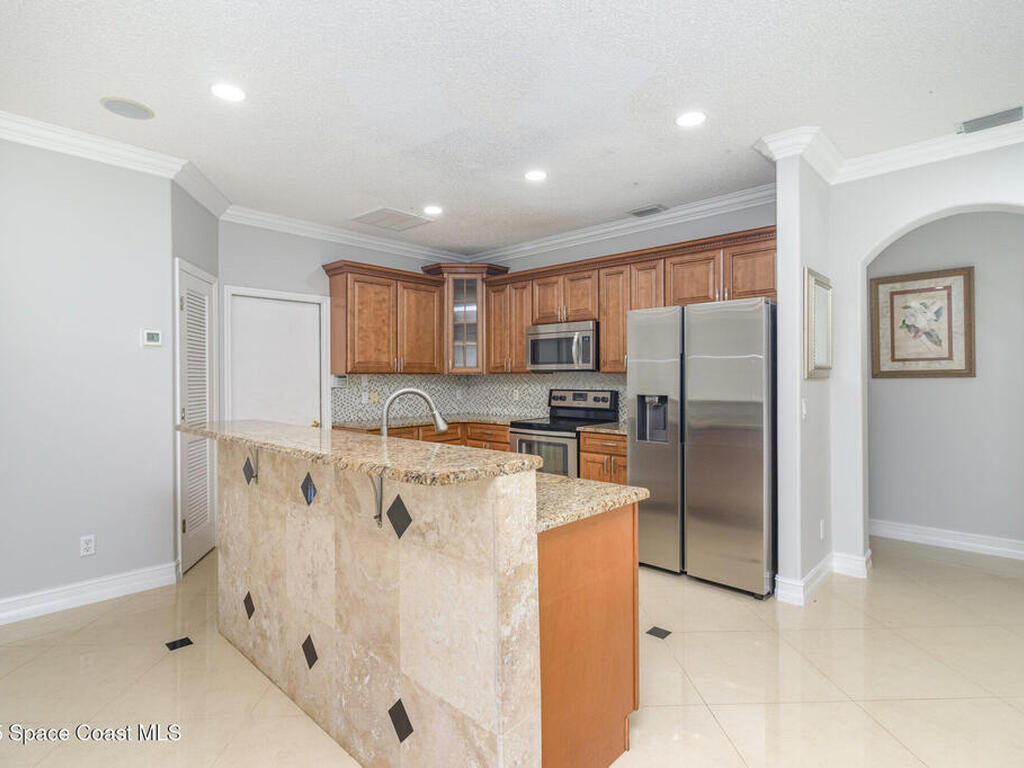 2893 Glasbern Circle, Melbourne, FL 32904