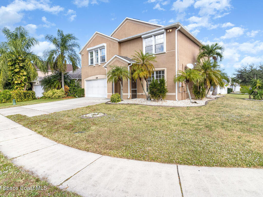 2893 Glasbern Circle, Melbourne, FL 32904