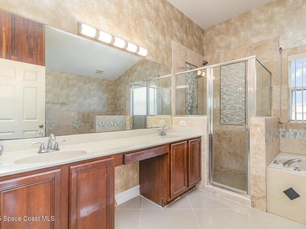 2893 Glasbern Circle, Melbourne, FL 32904