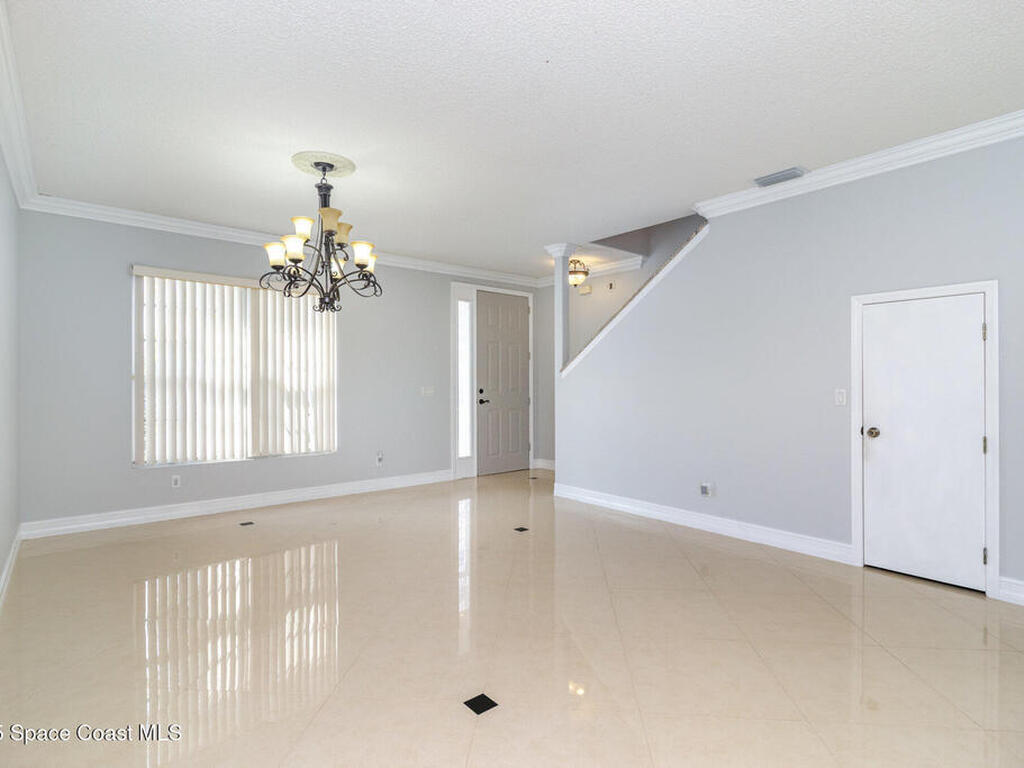 2893 Glasbern Circle, Melbourne, FL 32904