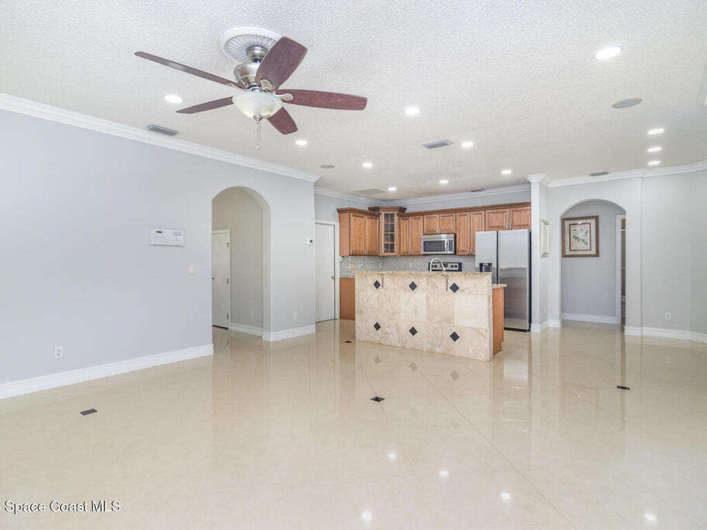 2893 Glasbern Circle, Melbourne, FL 32904