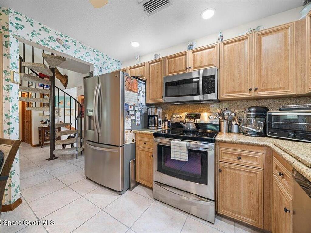 707 Greenwood Manor Circle, West Melbourne, FL 32904