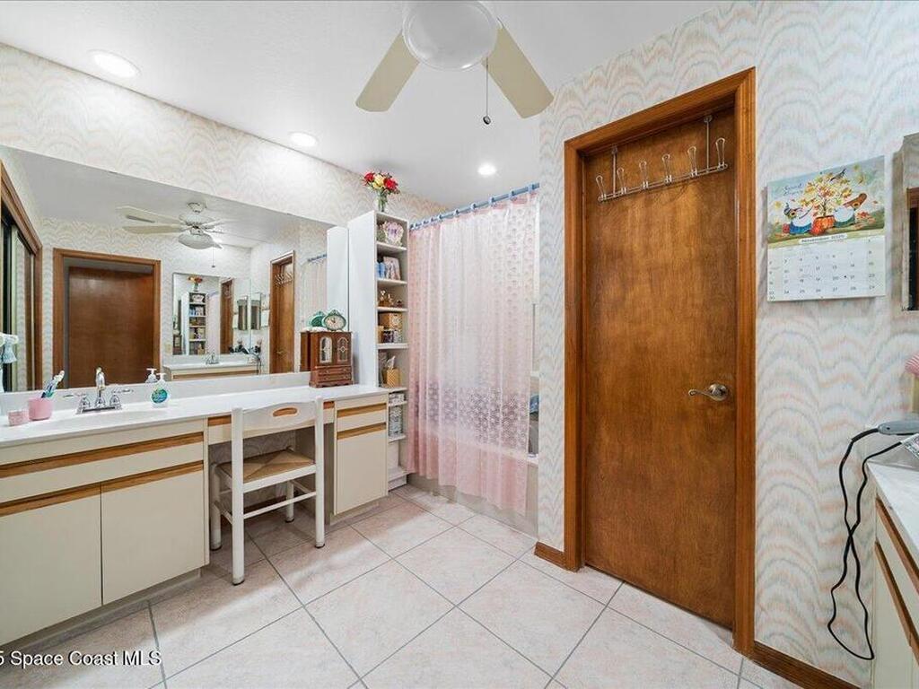 707 Greenwood Manor Circle, West Melbourne, FL 32904