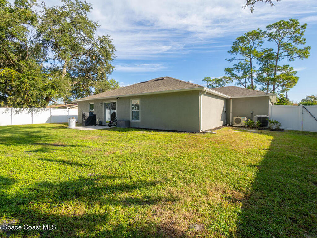 3010 Vista Palm Drive, Edgewater, FL 32141