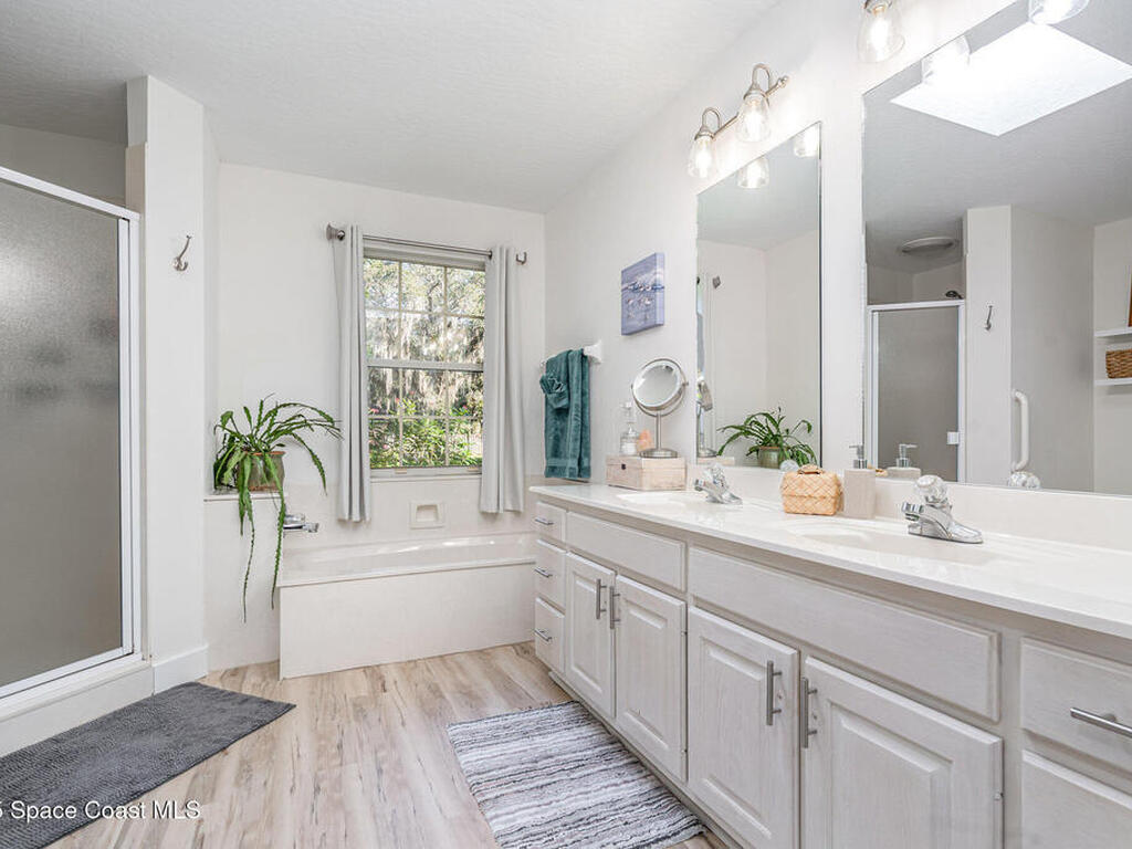 1885 Hammock Estate Lane, Melbourne, FL 32934