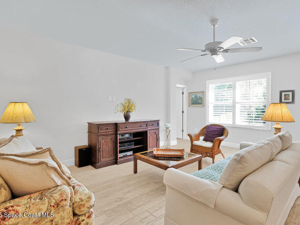 5949 Buttonwood Square, Vero Beach, FL 32966