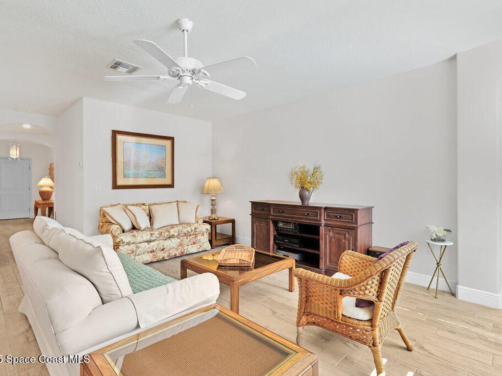 5949 Buttonwood Square, Vero Beach, FL 32966