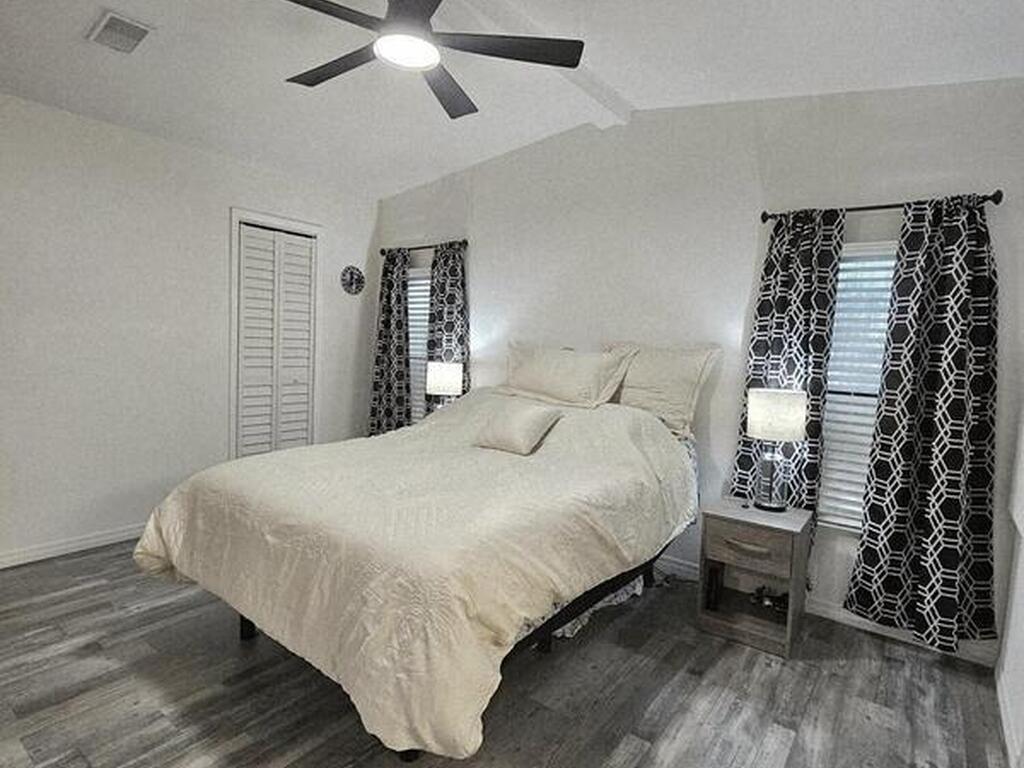 1809 Mango Street, Palm Bay, FL 32905