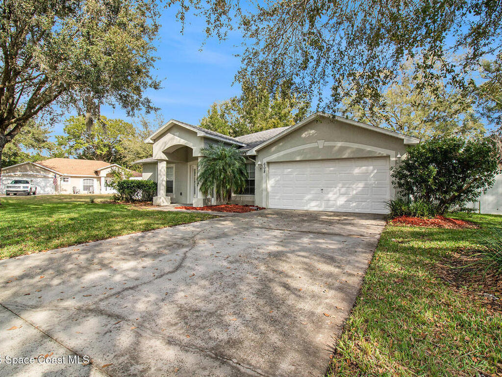 608 Cypress Oak Circle, DeLand, FL 32720