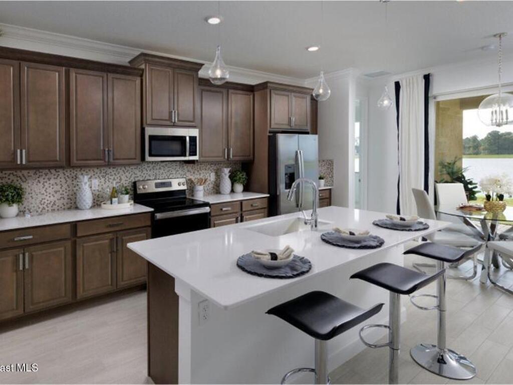 1650 Pantone Way, Palm Bay, FL 32907