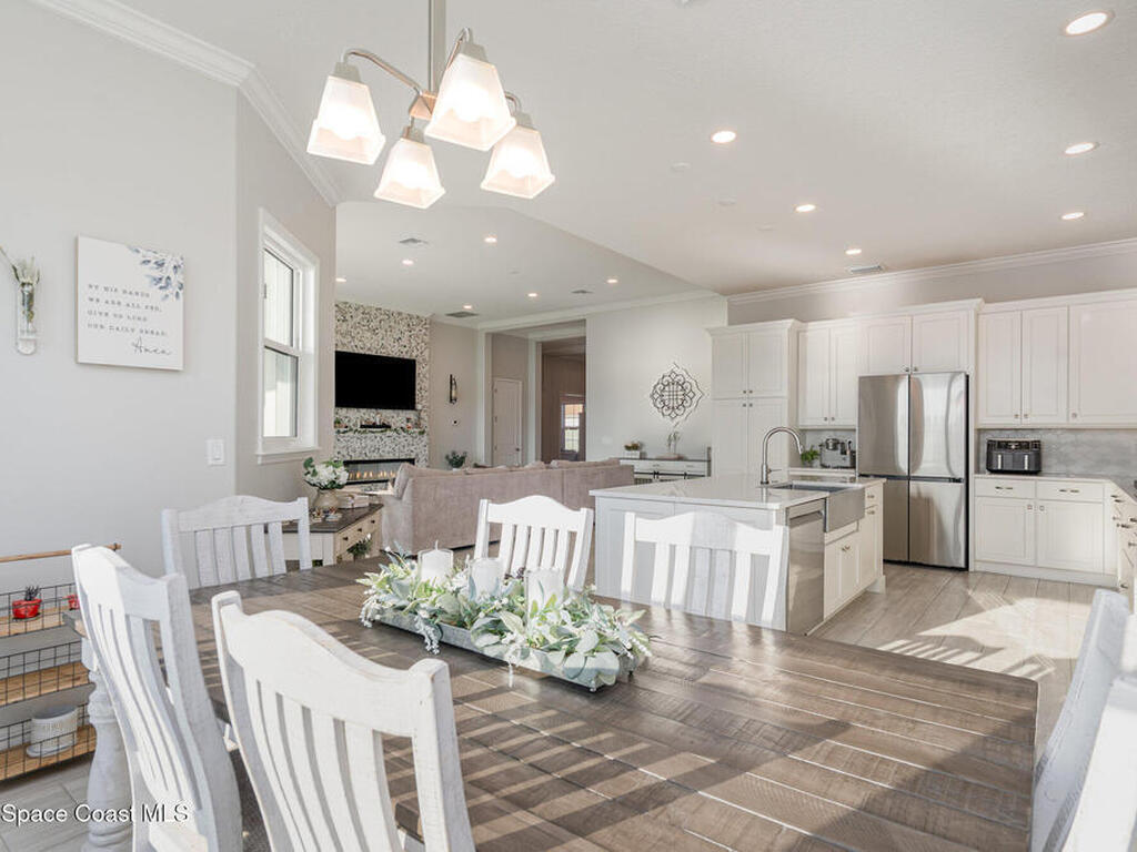 8644 Mammut Way, Melbourne, FL 32940