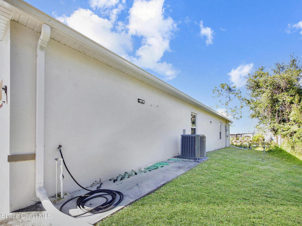 852 Jordan Avenue, Sebastian, FL 32958