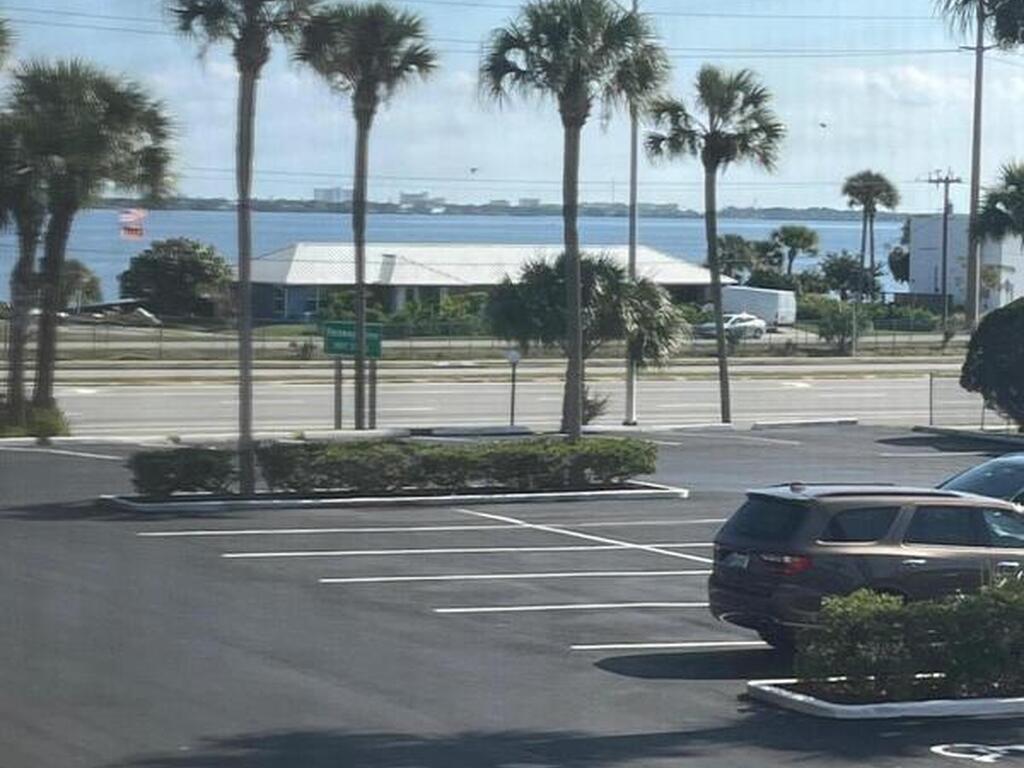 3210 N Harbor City Boulevard, Melbourne, FL 32935