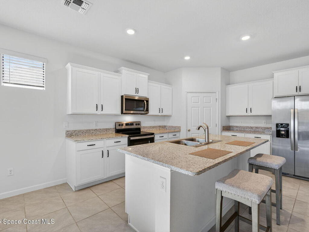 830 Remington Green Drive, Palm Bay, FL 32909