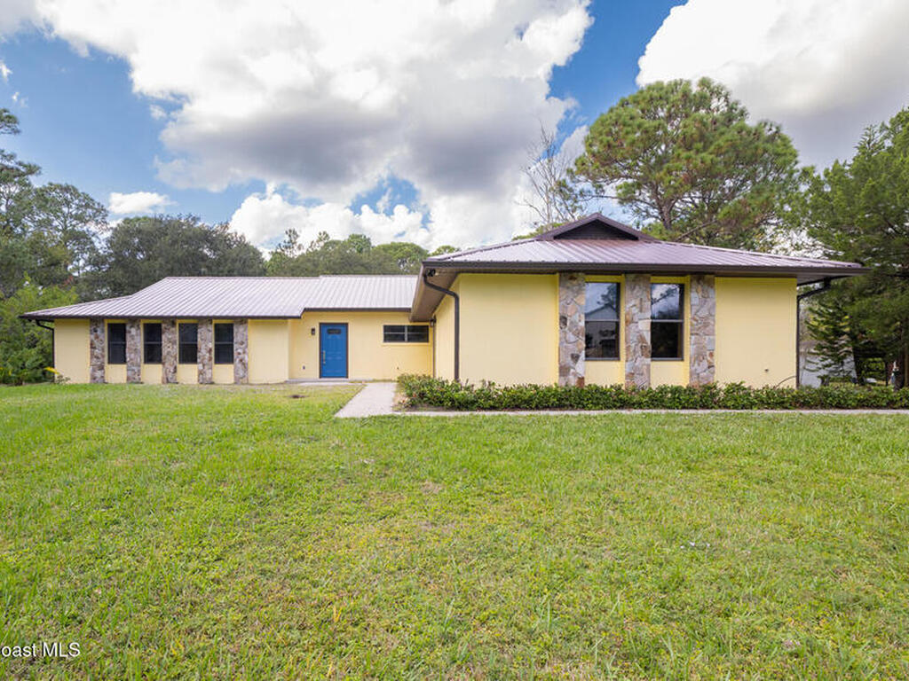 3772 E R Smyth Drive, Mims, FL 32754