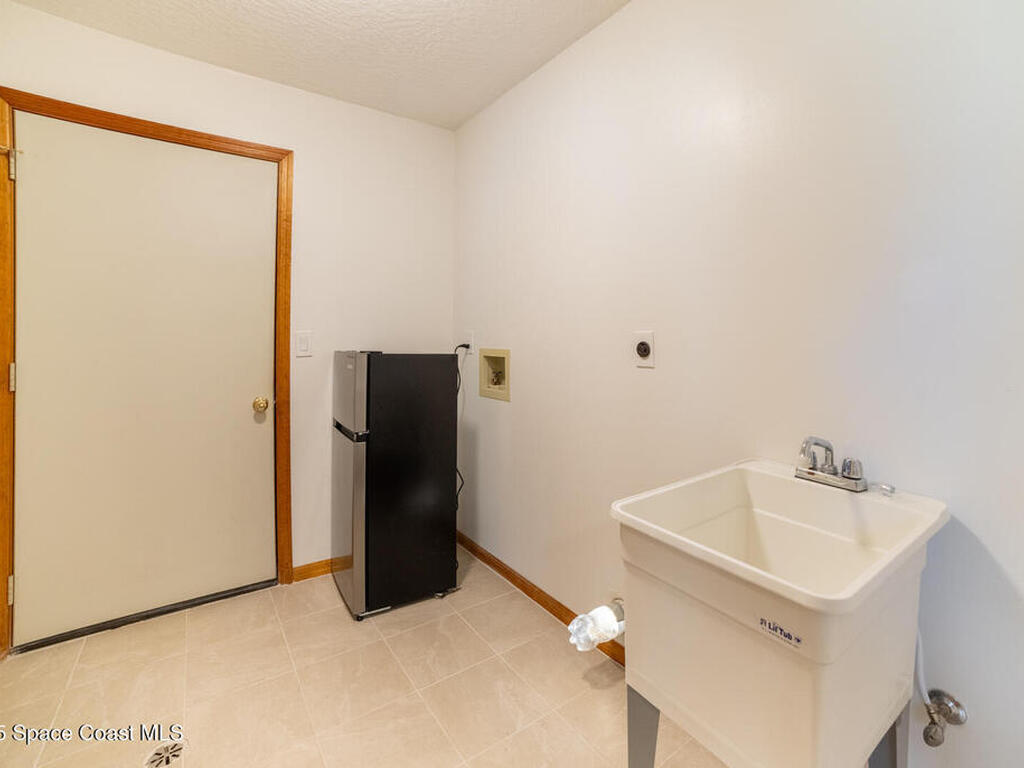 3772 E R Smyth Drive, Mims, FL 32754