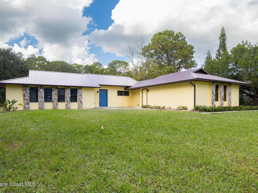 3772 E R Smyth Drive, Mims, FL 32754