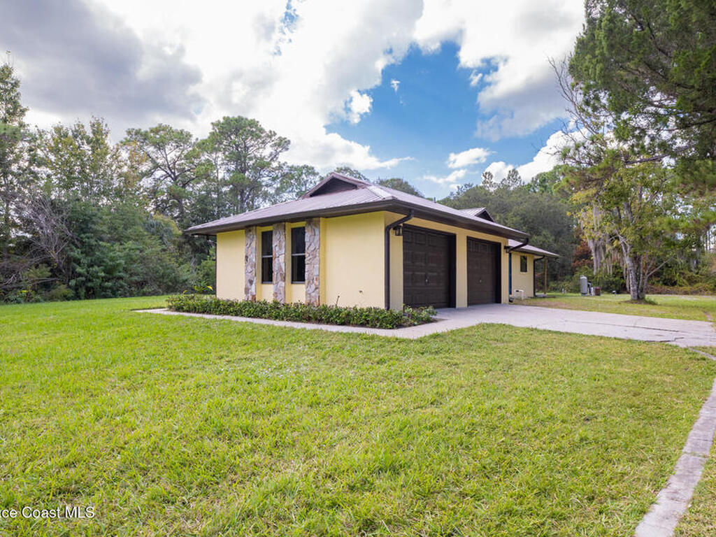 3772 E R Smyth Drive, Mims, FL 32754