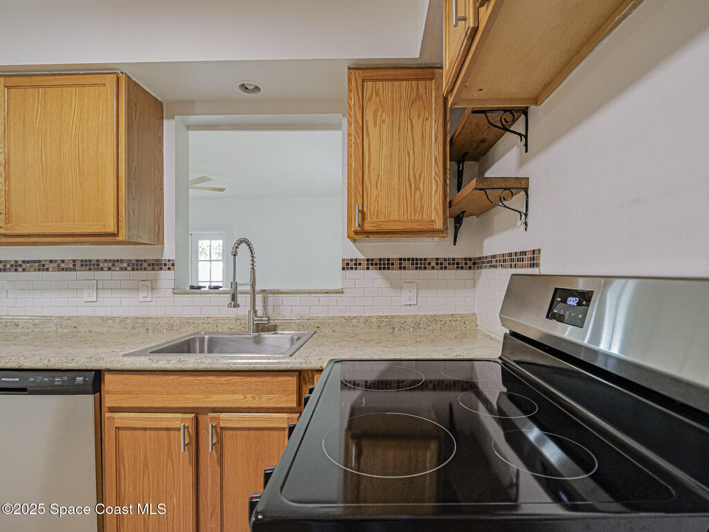 612 Bayharbor Terrace, Sebastian, FL 32958