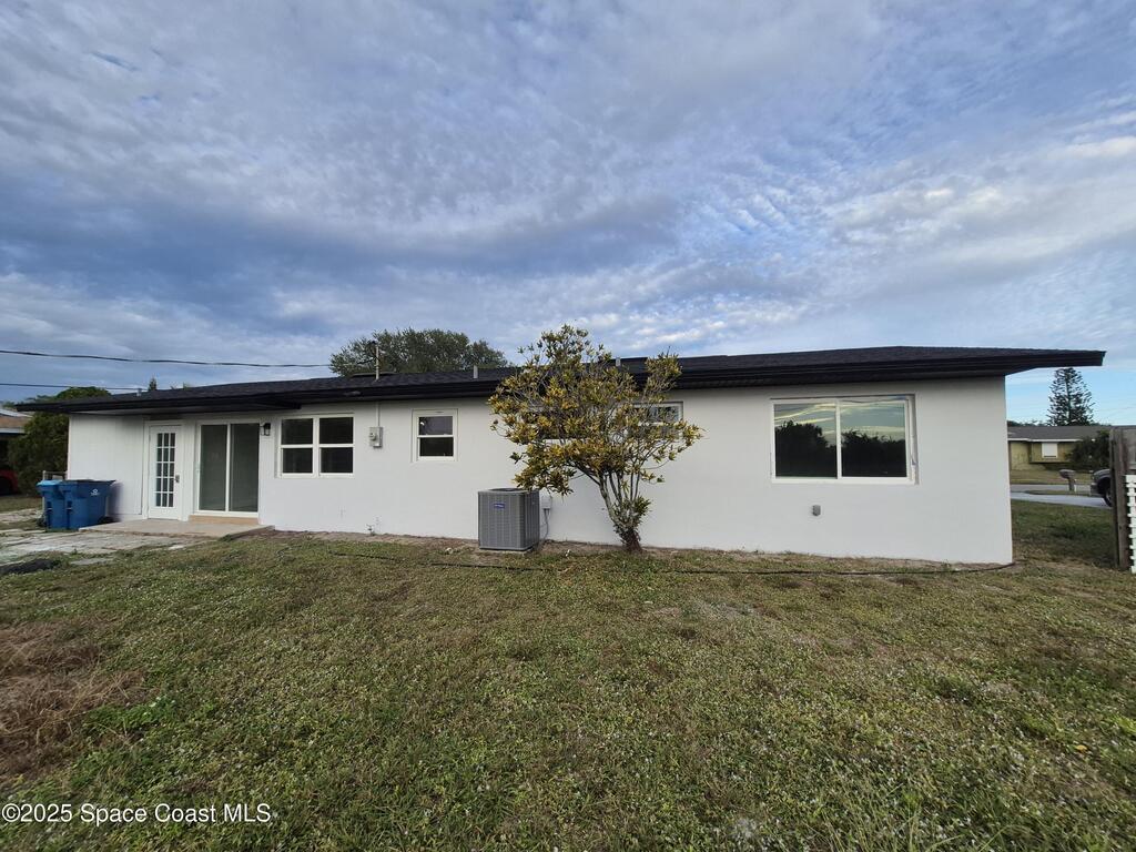 980 Bacon Circle, Palm Bay, FL 32905