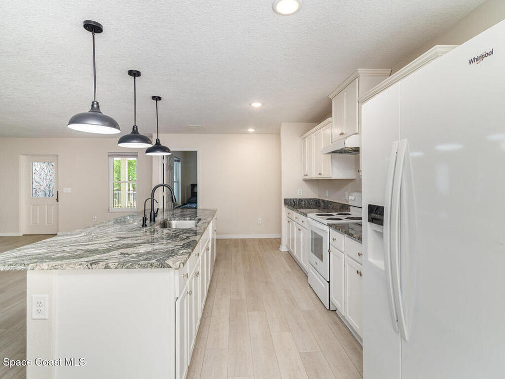 5651 Travis Street, Mims, FL 32754