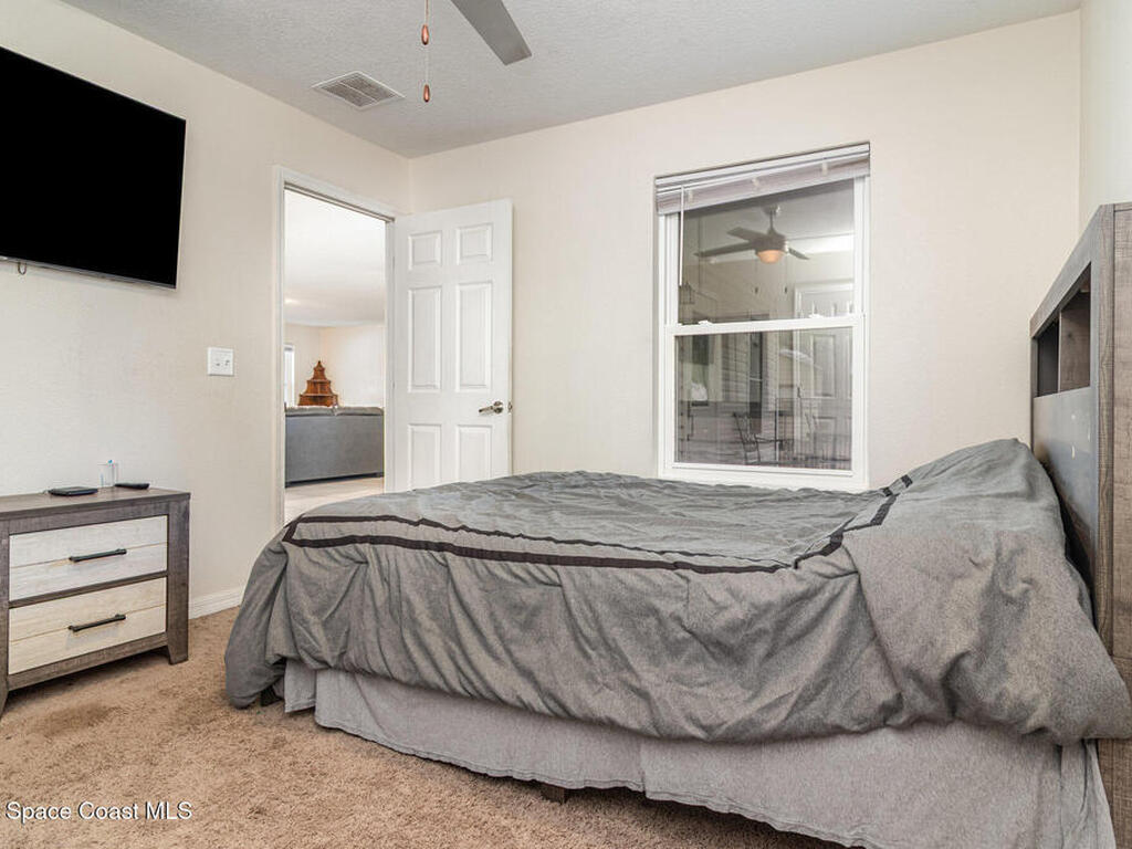 5651 Travis Street, Mims, FL 32754