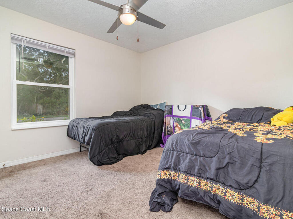 5651 Travis Street, Mims, FL 32754