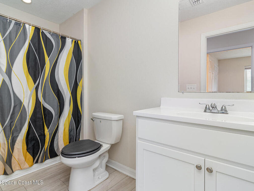 5651 Travis Street, Mims, FL 32754